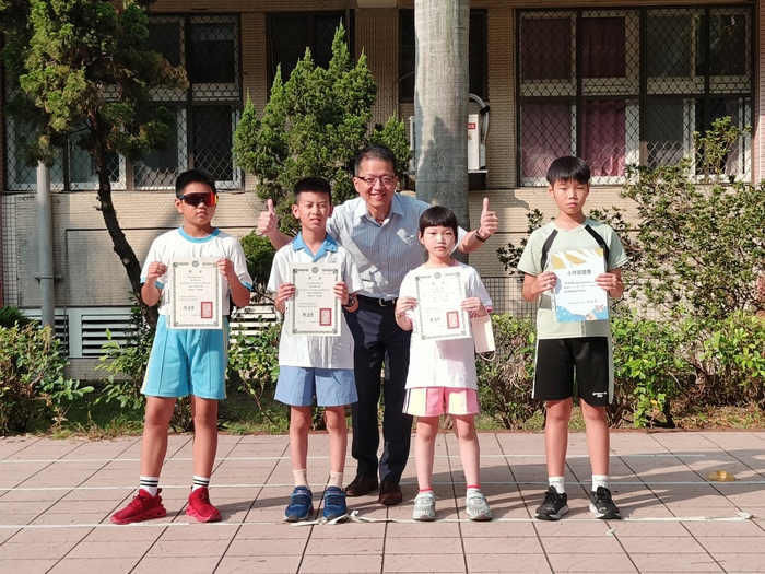 cool english口說高手比賽及國語日報、學生周刊創作