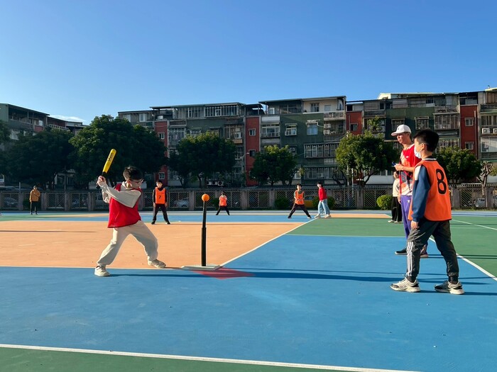 看我打擊～(另開新視窗/jpg檔)圖片