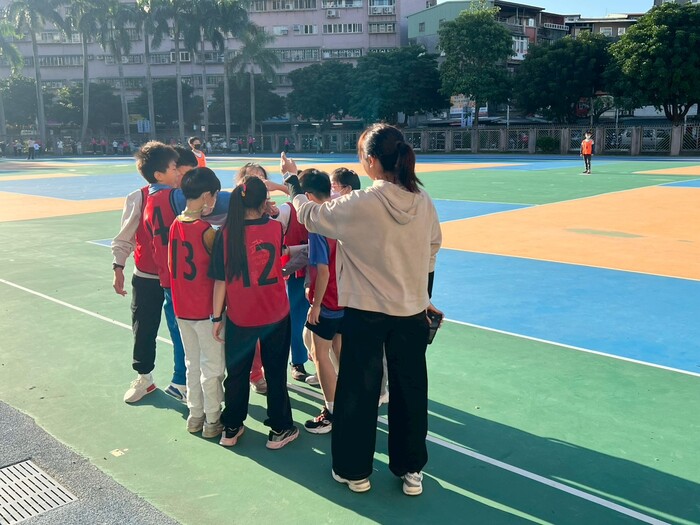 導師一起喊聲～加油！(另開新視窗/jpg檔)圖片