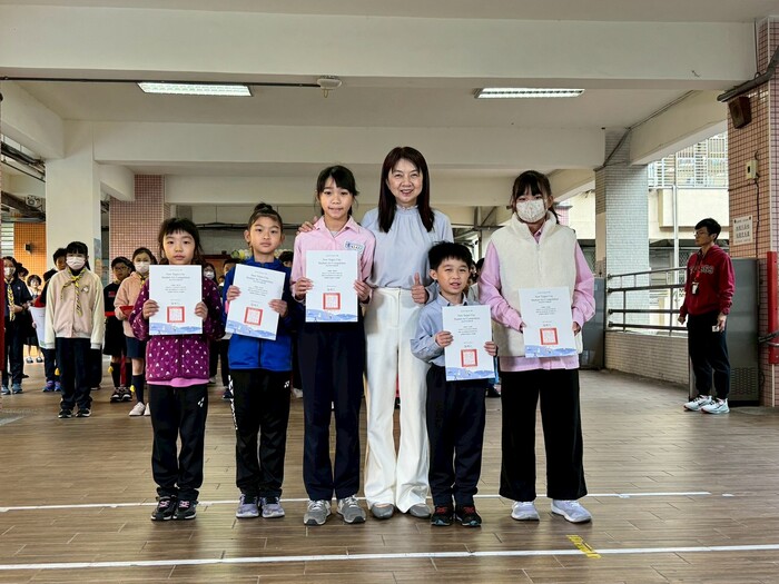 新北美展中區 繪畫類佳作 309魏岑凊 401沈芮莃 614陳梓悅 202阮宥騰 書法類佳作 508蔡依倫(另開新視窗/jpg檔)圖片